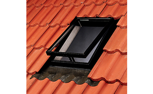Окно-люк для неотапливаемых помещений VELUX VLT 1000, 850*850 мм